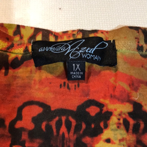 Lots of color and rinestones size1x - Picture 2 of 3